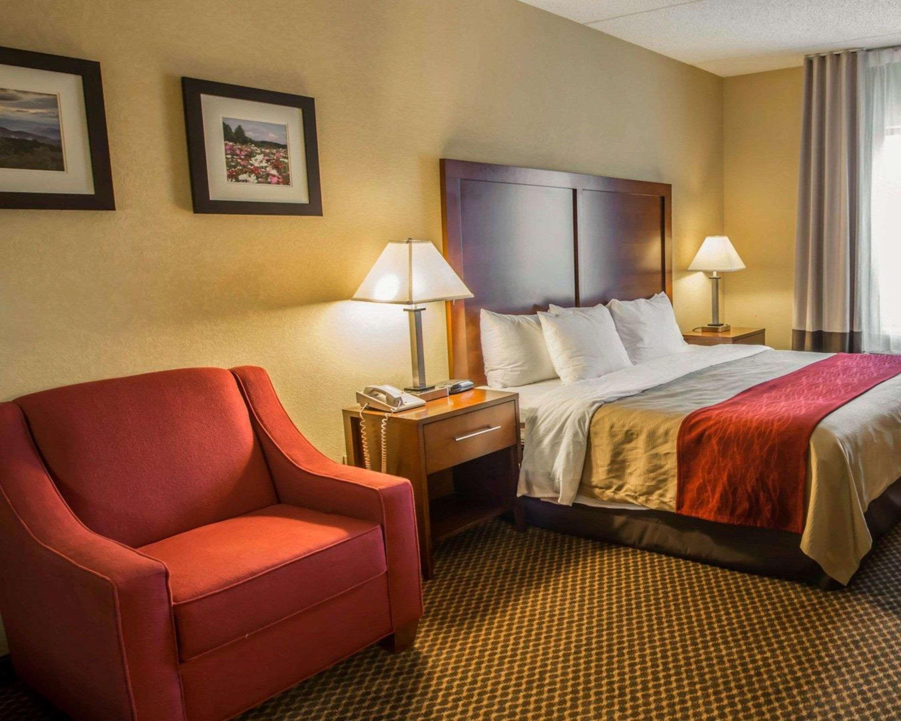 Comfort Inn & Suites Morganton Exterior photo